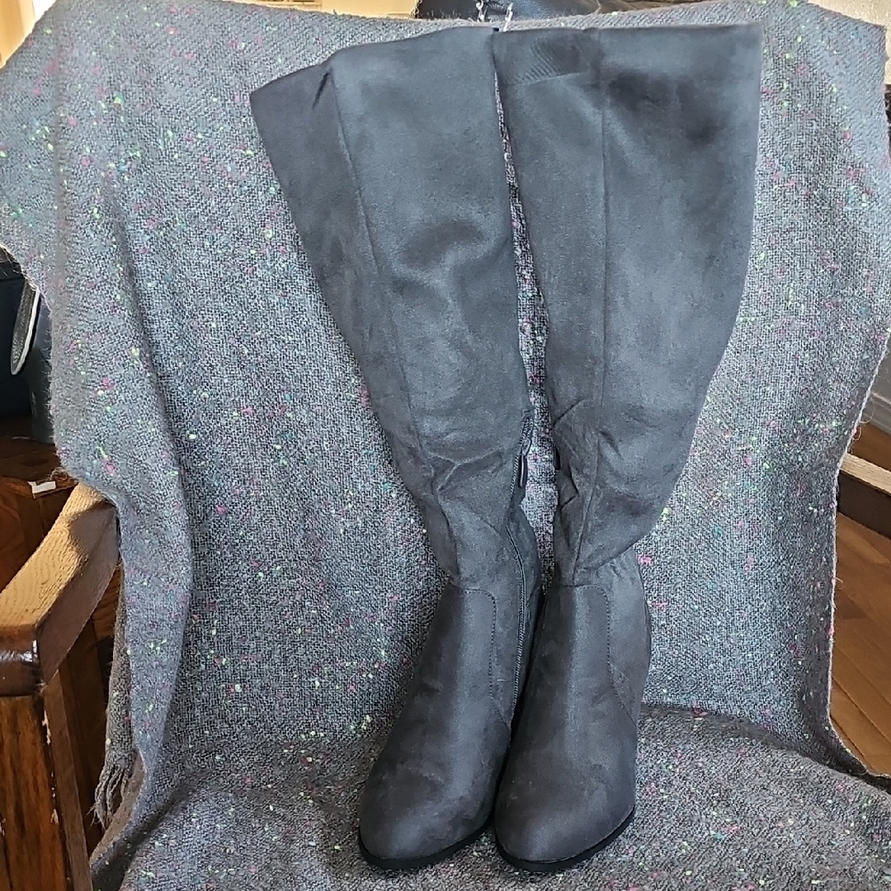 Dream Pairs Microsuede Boots